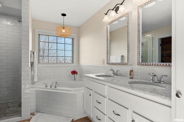 4609 N WEAVERRIDGE Boulevard, Peoria, IL 61615