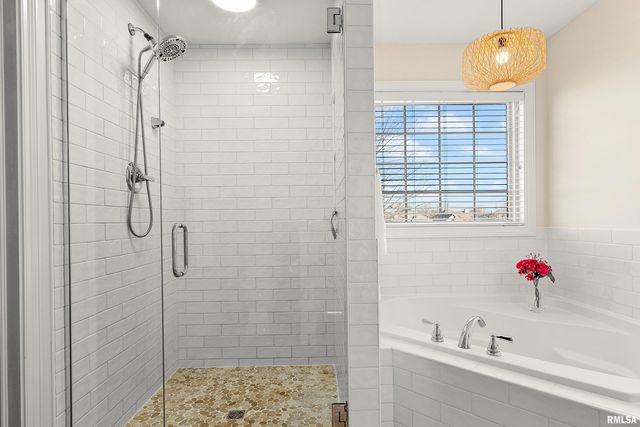 4609 N WEAVERRIDGE Boulevard, Peoria, IL 61615