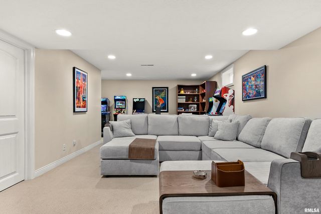 4609 N WEAVERRIDGE Boulevard, Peoria, IL 61615