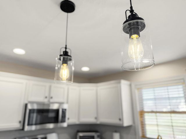 4609 N WEAVERRIDGE Boulevard, Peoria, IL 61615