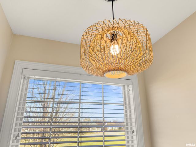 4609 N WEAVERRIDGE Boulevard, Peoria, IL 61615