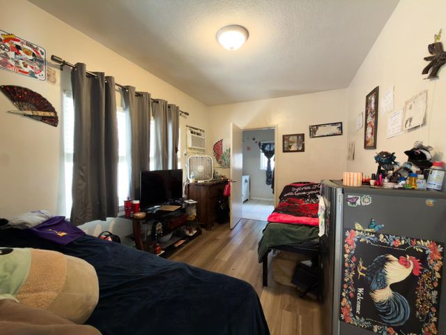 34 E Mckinley Avenue, Fresno, CA 93728