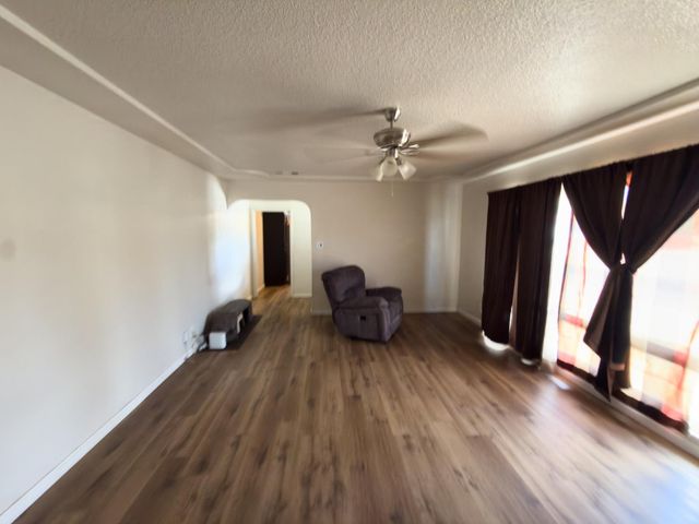 34 E Mckinley Avenue, Fresno, CA 93728