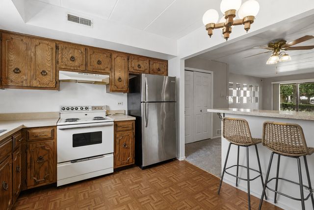 2815 Glenwood Lansing Road 106, Lynwood, IL 60411