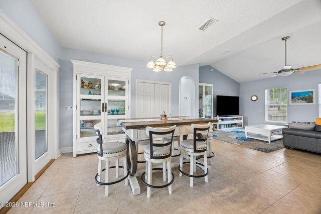 105 Sunny Ln, Pomona Park, FL 32181