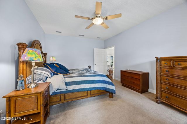 105 Sunny Ln, Pomona Park, FL 32181
