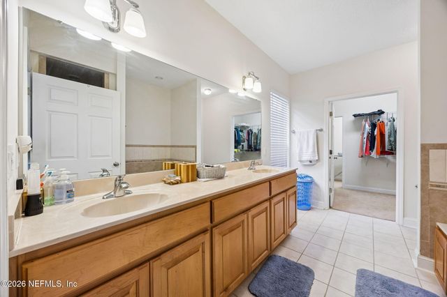 105 Sunny Ln, Pomona Park, FL 32181