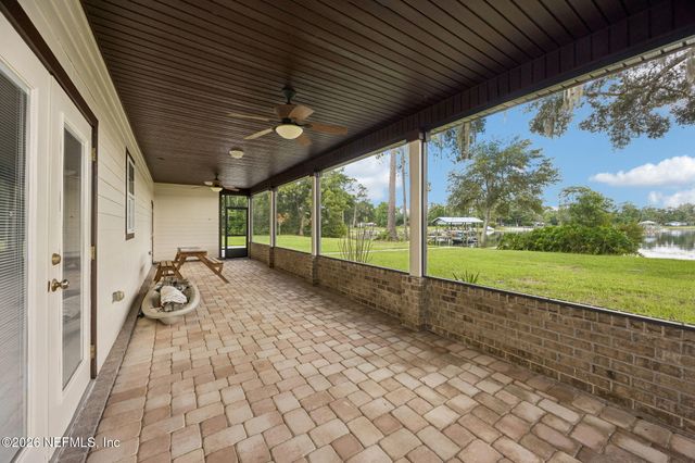 105 Sunny Ln, Pomona Park, FL 32181