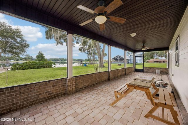 105 Sunny Ln, Pomona Park, FL 32181