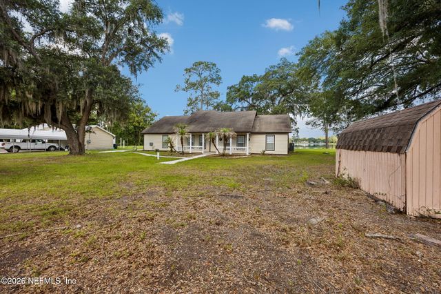 105 Sunny Ln, Pomona Park, FL 32181