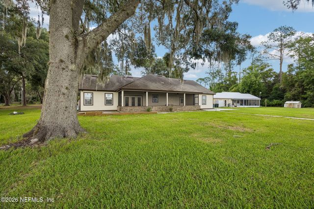105 Sunny Ln, Pomona Park, FL 32181