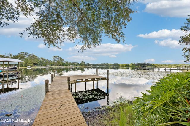 105 Sunny Ln, Pomona Park, FL 32181