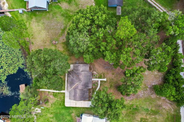 105 Sunny Ln, Pomona Park, FL 32181