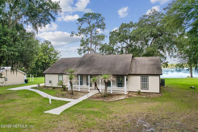 105 Sunny Ln, Pomona Park, FL 32181