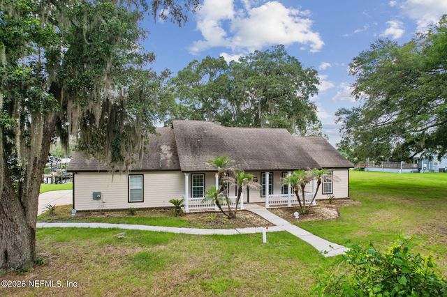 105 Sunny Ln, Pomona Park, FL 32181