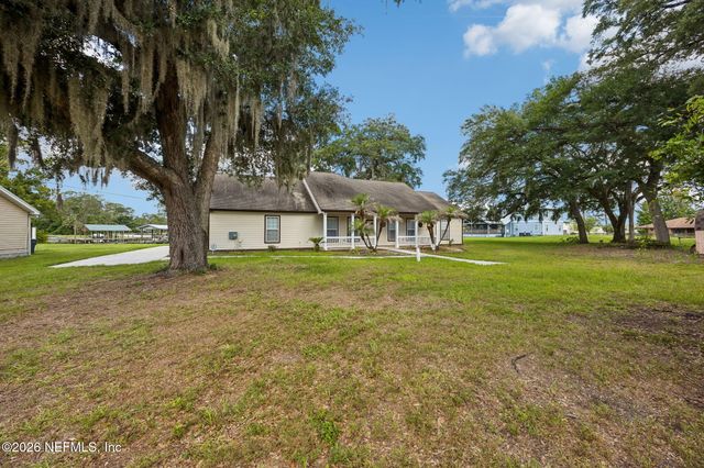 105 Sunny Ln, Pomona Park, FL 32181