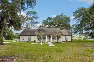 105 Sunny Ln, Pomona Park, FL 32181