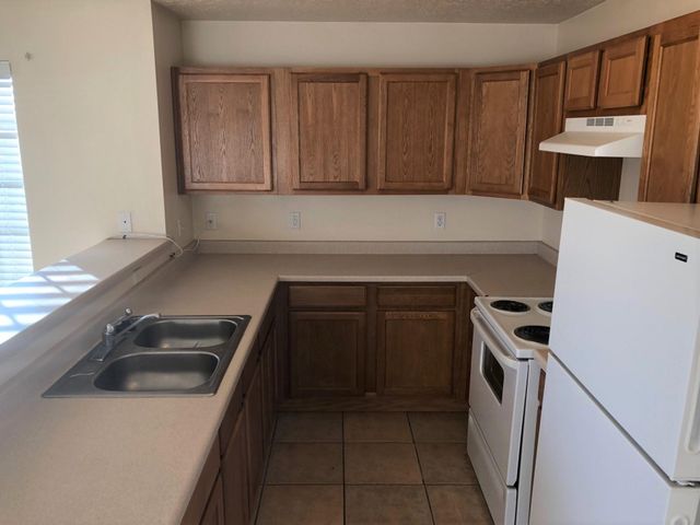1918 Buena Vista Drive SE B, Albuquerque, NM 87108