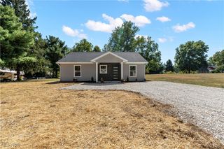 8440 Mapleford Street SW, Navarre, OH 44662