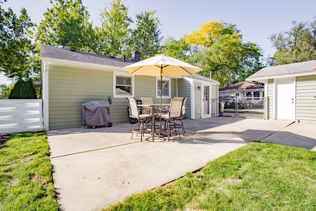 2106 Grouse Lane, Rolling Meadows, IL 60008
