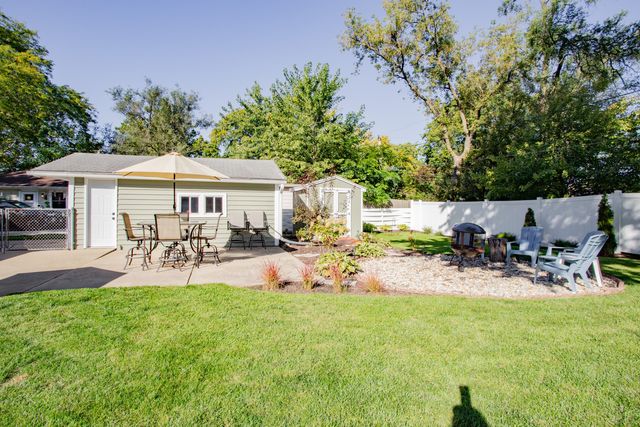 2106 Grouse Lane, Rolling Meadows, IL 60008