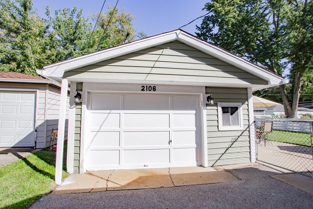 2106 Grouse Lane, Rolling Meadows, IL 60008