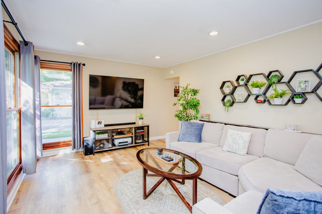 2106 Grouse Lane, Rolling Meadows, IL 60008 — photo 2