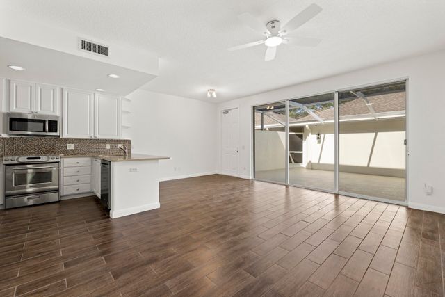 108 Courtenay Court, Jupiter, FL 33458