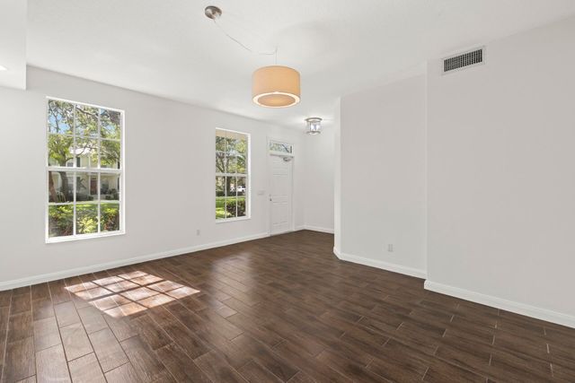 108 Courtenay Court, Jupiter, FL 33458