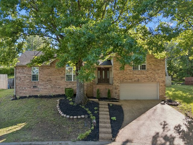 108 Redbud Dr, Hendersonville, TN 37075
