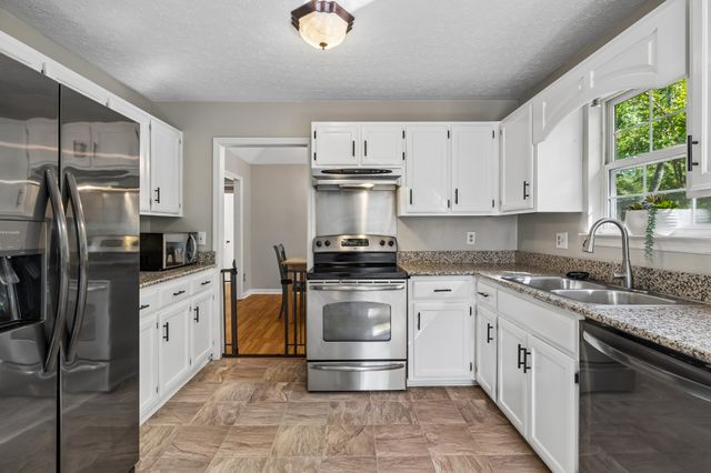 108 Redbud Dr, Hendersonville, TN 37075