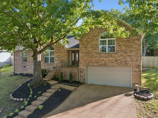 108 Redbud Dr, Hendersonville, TN 37075