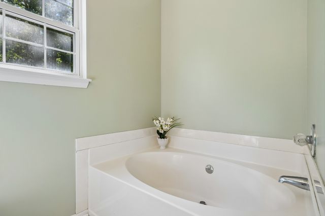 108 Redbud Dr, Hendersonville, TN 37075