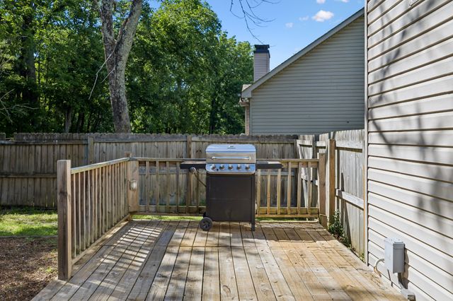 108 Redbud Dr, Hendersonville, TN 37075
