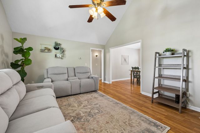 108 Redbud Dr, Hendersonville, TN 37075