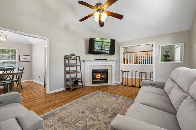 108 Redbud Dr, Hendersonville, TN 37075