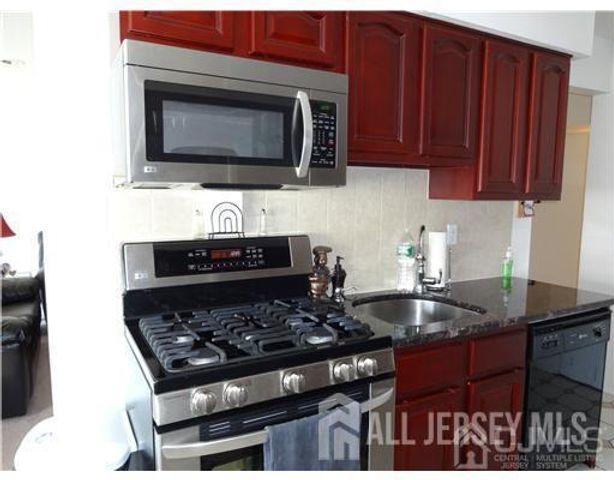 802 Edison Glen Terrace, Edison, NJ 08837