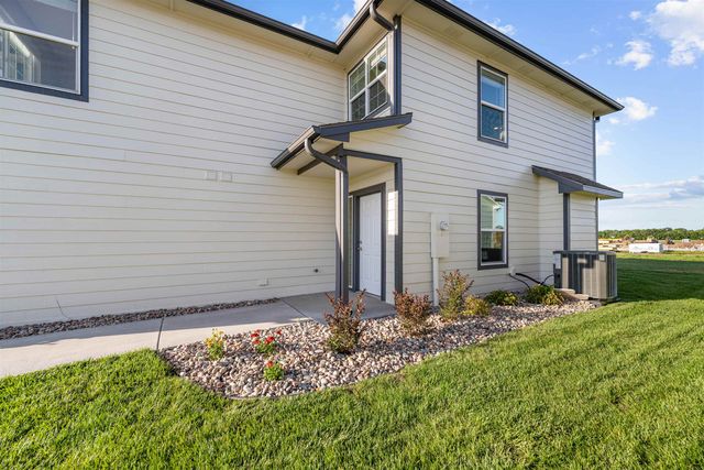 2713 Tim Rogers Ln, Salina, KS 67401