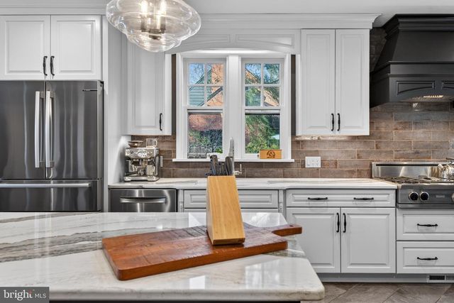 5533 N FRONT ST, Harrisburg, PA 17110