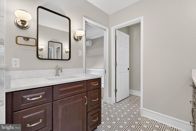 5533 N FRONT ST, Harrisburg, PA 17110