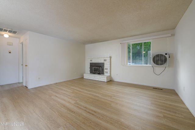 3338 Somerset Way, Carson City, NV 89705