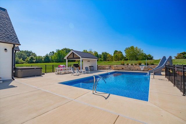 2231 Wooded Ridge Trail, Cottage Grove, WI 53527