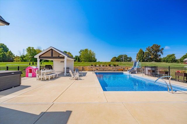 2231 Wooded Ridge Trail, Cottage Grove, WI 53527