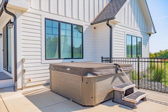 2231 Wooded Ridge Trail, Cottage Grove, WI 53527