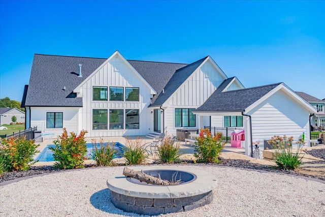 2231 Wooded Ridge Trail, Cottage Grove, WI 53527