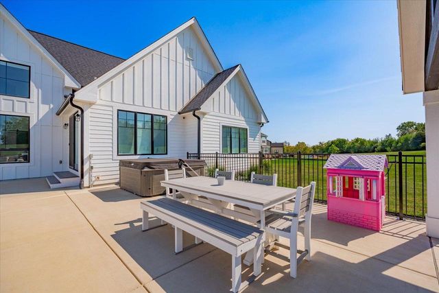 2231 Wooded Ridge Trail, Cottage Grove, WI 53527