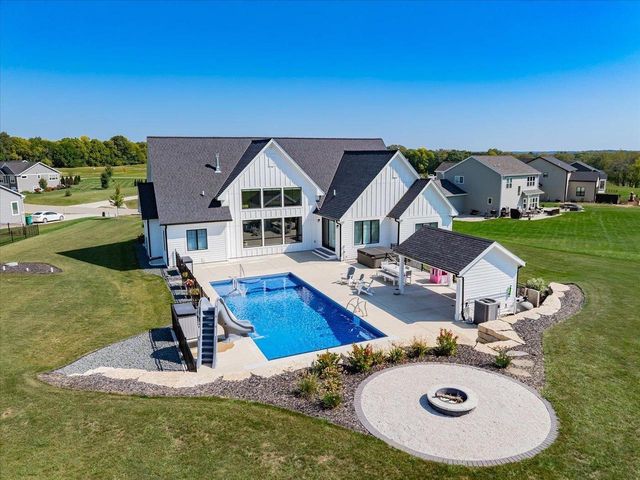 2231 Wooded Ridge Trail, Cottage Grove, WI 53527