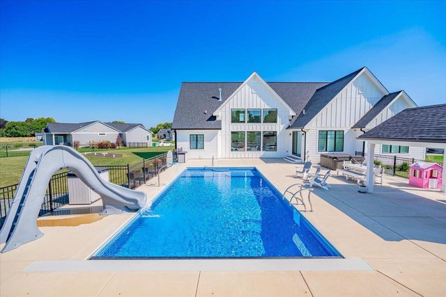 2231 Wooded Ridge Trail, Cottage Grove, WI 53527