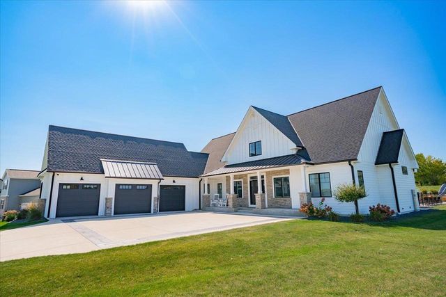 2231 Wooded Ridge Trail, Cottage Grove, WI 53527