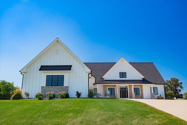 2231 Wooded Ridge Trail, Cottage Grove, WI 53527